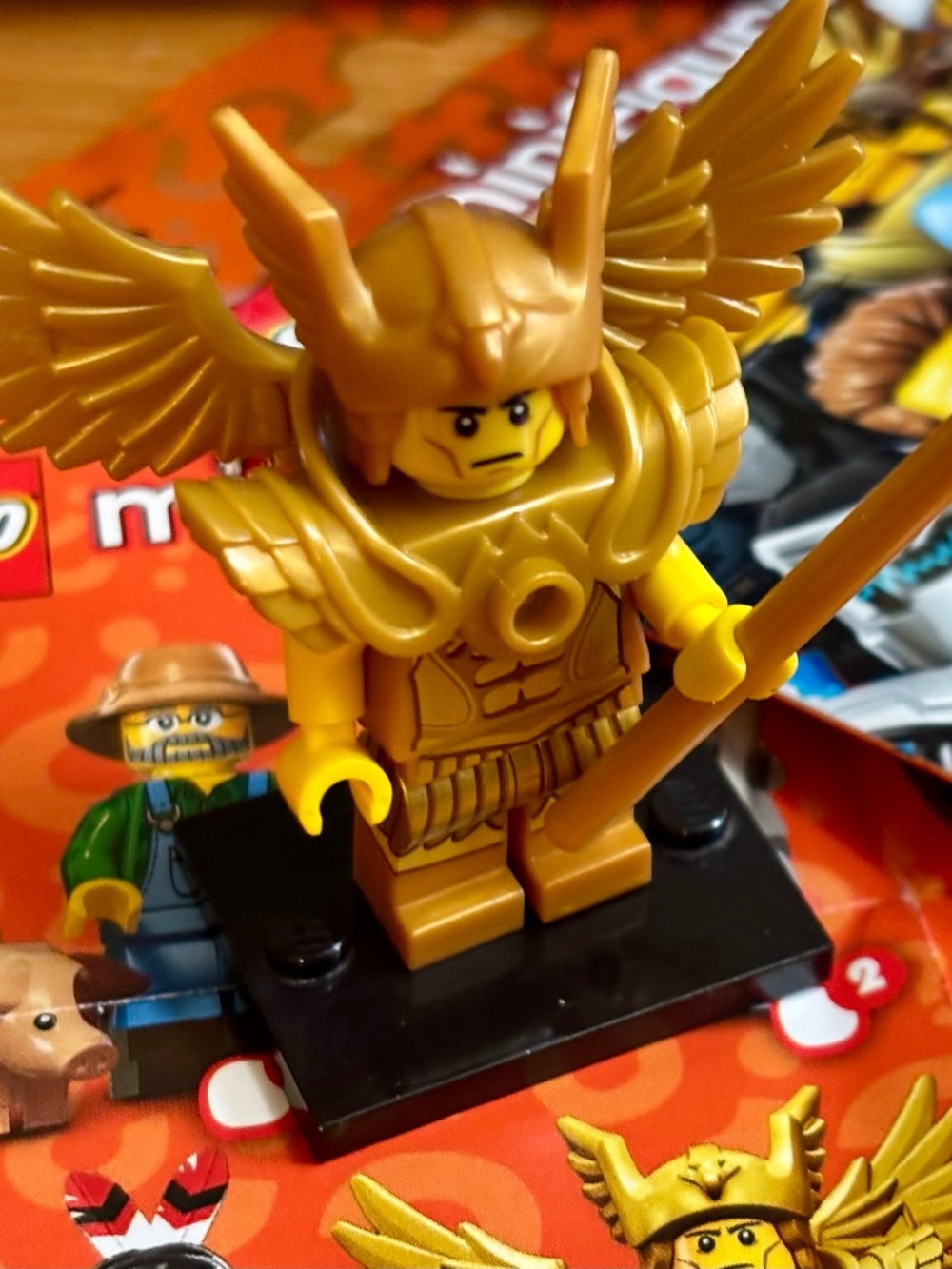 LEGO SERIES 15 "Flying Warrior" col15-6 WITH stand, pamphlet & accessories.